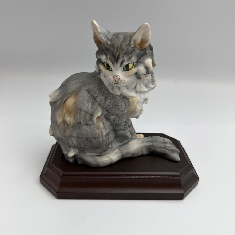 KAISER PORCELAIN GREY TABBY‎ LONG HAIRED CAT FIGURINE HAND-PAINTED SIGNED, VTG.